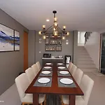 Villa Wezu Dago Village Bandung
