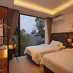 Villa Wezu Dago Village Bandung